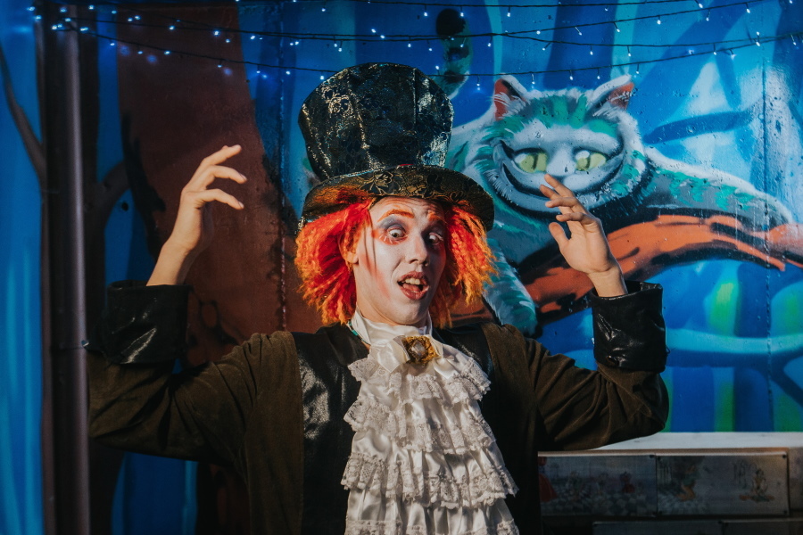 Квест в реальности Алиса в Стране чудес от компании Че за квест Квест в реальности Алиса в Стране чудес от компании Че за квест